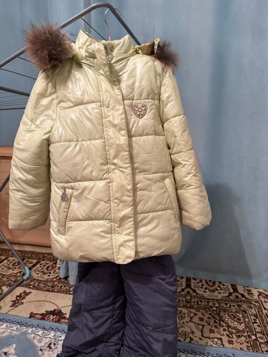 Продам зимнюю теплую куртку для девочки рост 110