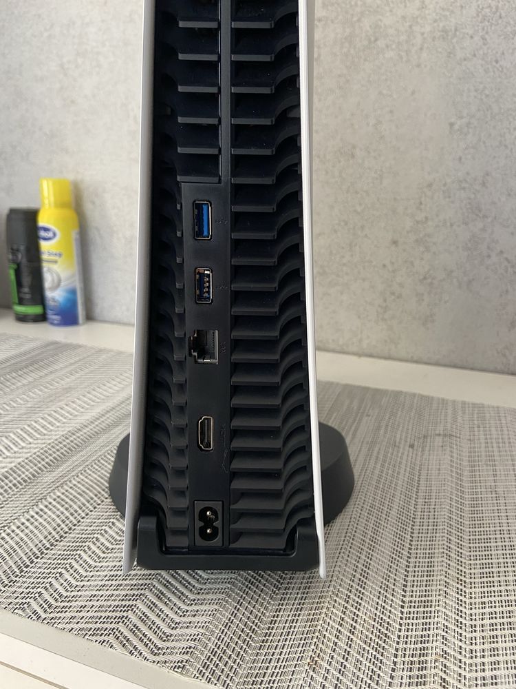 Конзола PS5 Disc Edition + Игра
