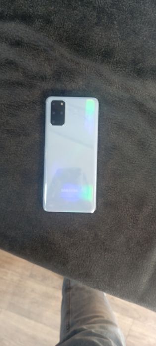 Samsung s20 plus sotiladi Ekrani almashgan