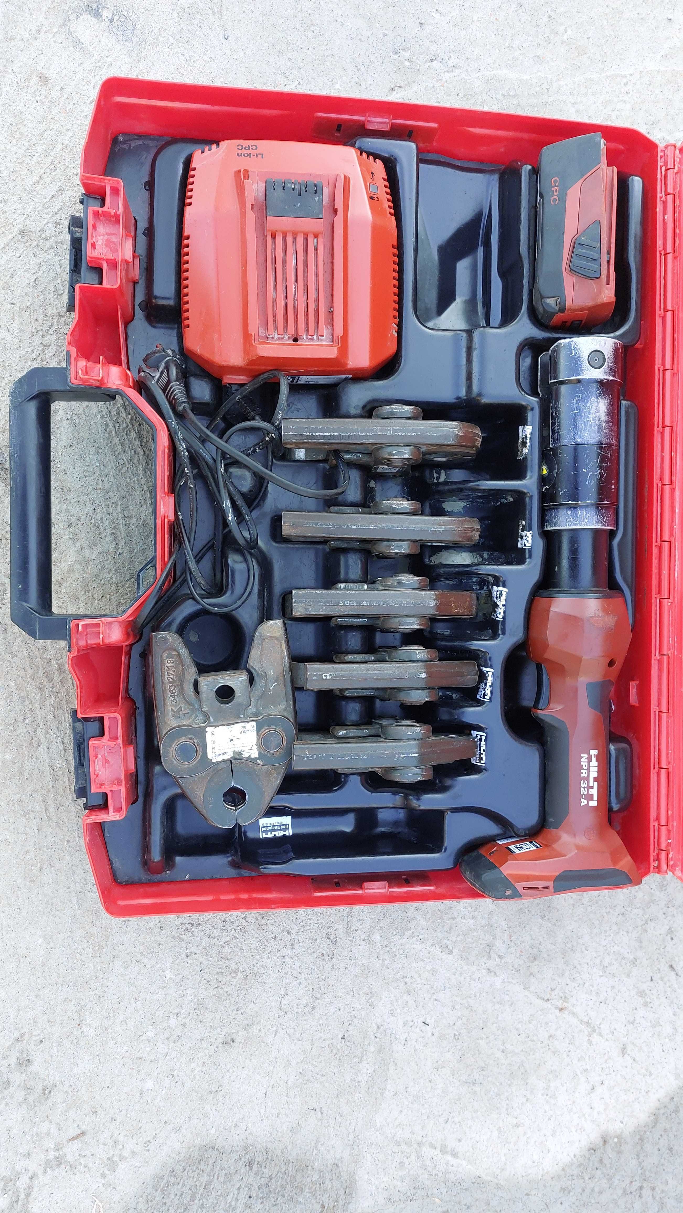 Hilti NPR 32-A – Пресоваща машина 32kN + 6 челюсти, батерия и зарядно