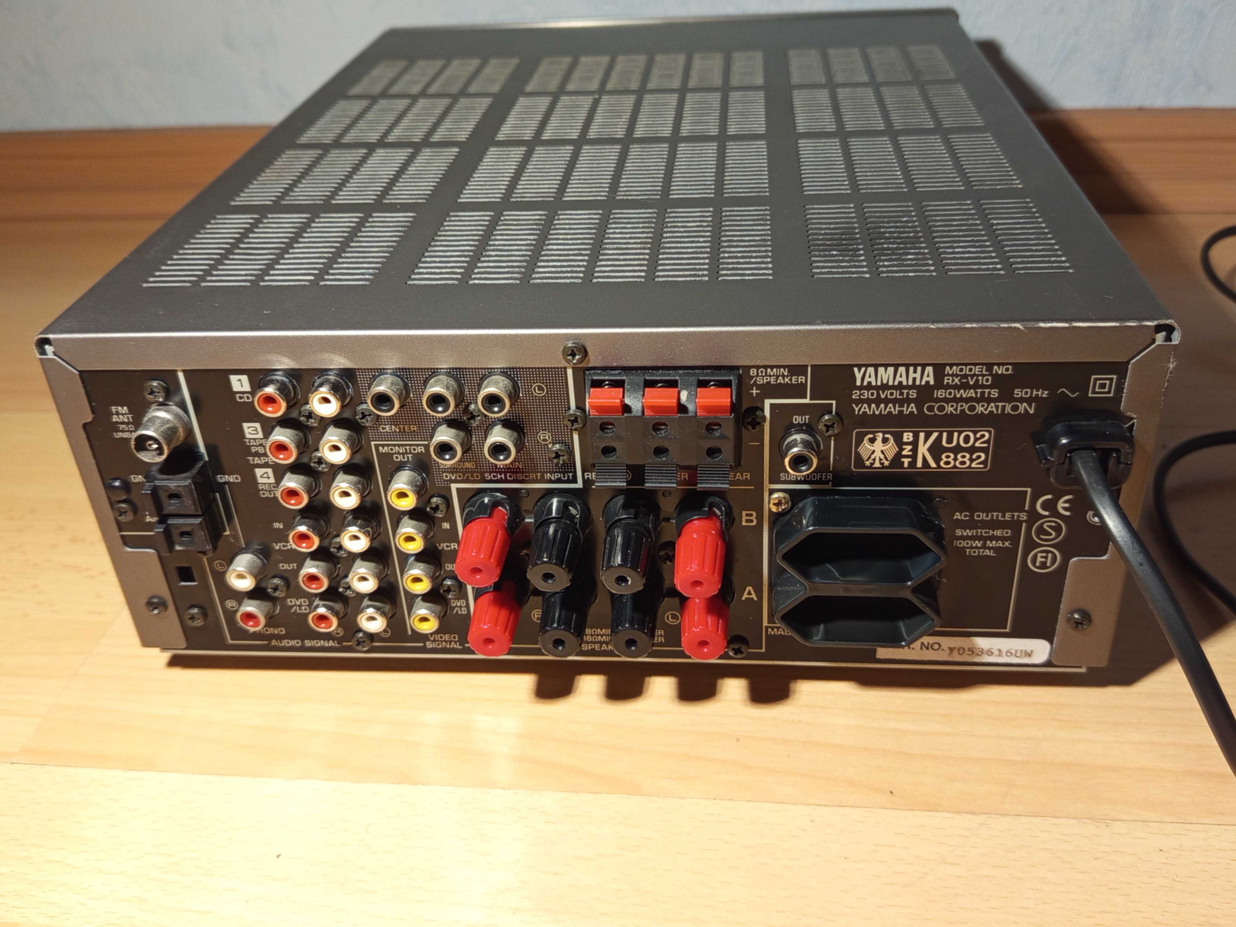 Стерео ресивър Yamaha RX-V10