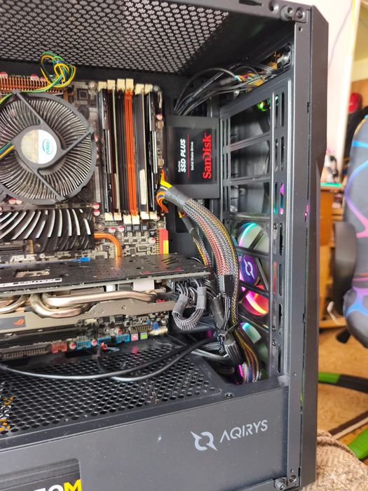 Unitate PC i7  in stare  buna de funcționare