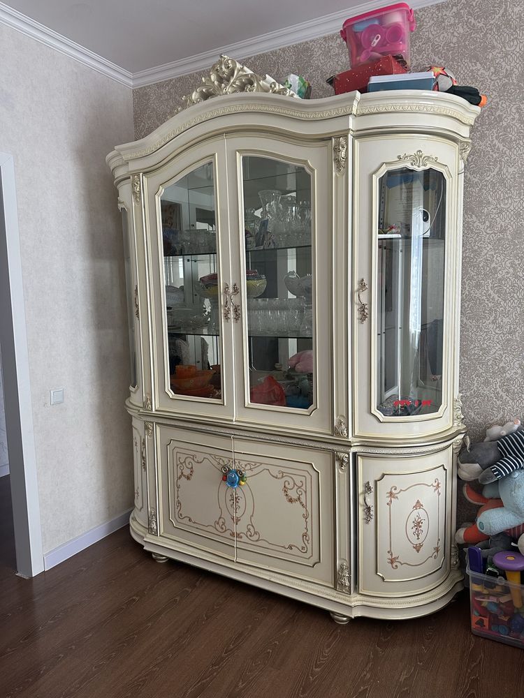 Продается  гарнитур в зал .