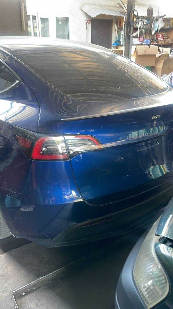 Запчасти на Tesla с авто разбора в Дубае на заказ