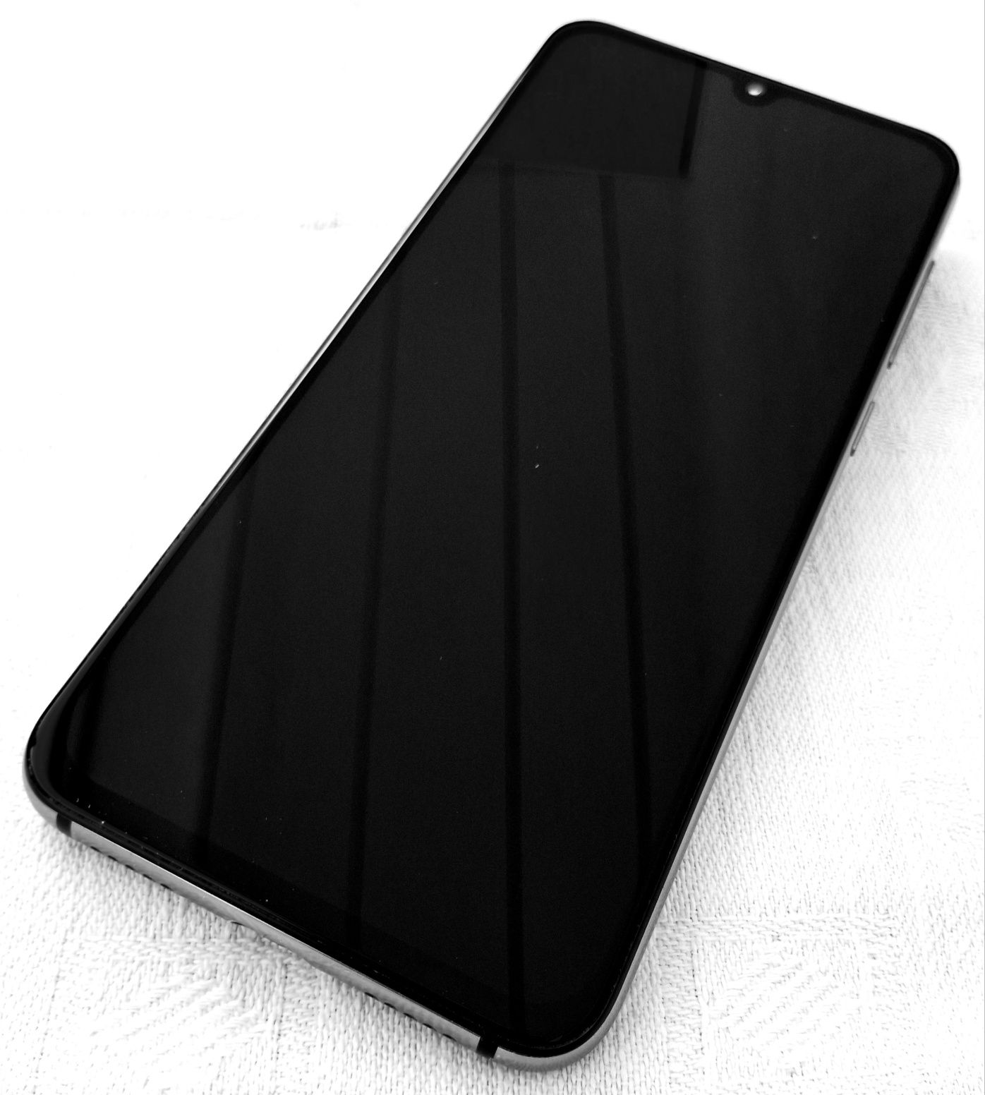 Xiaomi MI 9 SE дисплей 5.97"