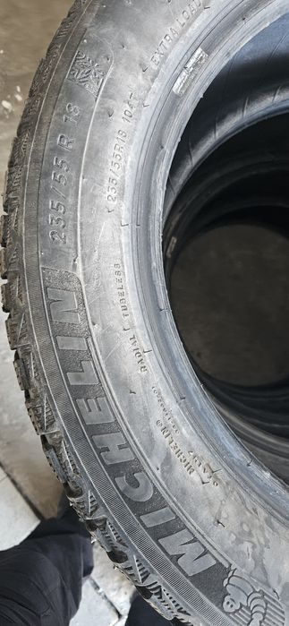 Продам комплект шин 235/55/R18 Michelin