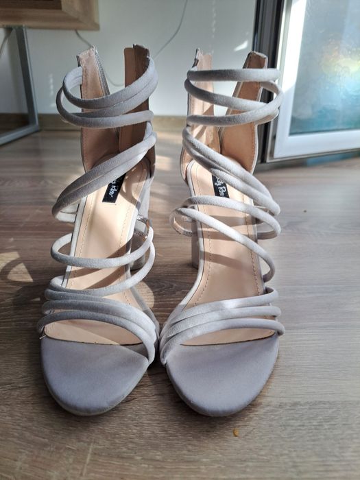 Дамски сандали на ток