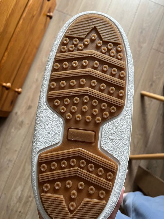 Чисто нови зимни апрески