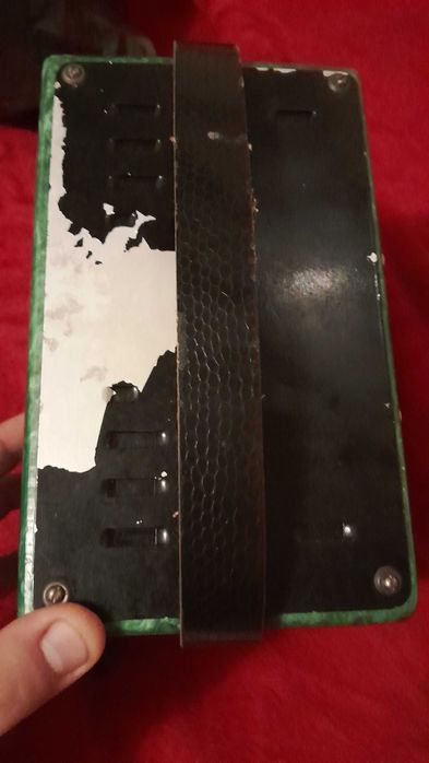 vand mini-acordeon functional din anii 1990