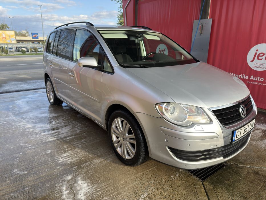 Volkswagen Touran 7 locuri
