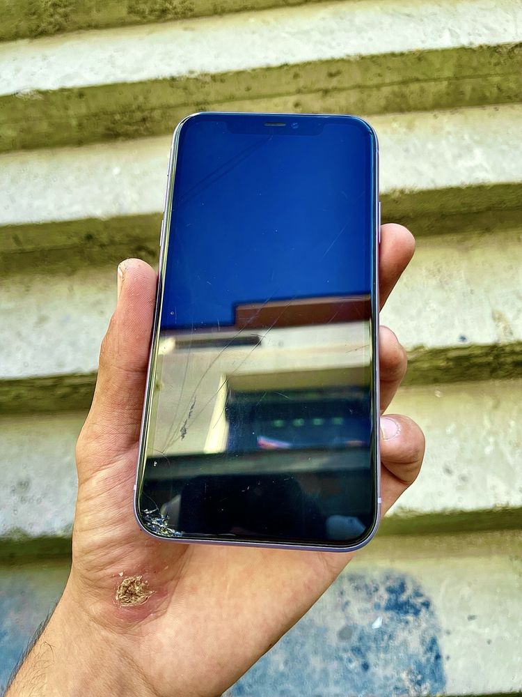 Iphone 11 pruple