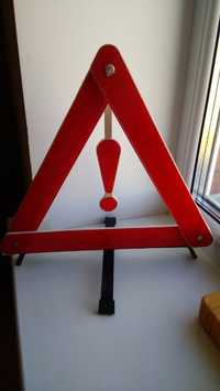 предупреждающий знак - восклицательный знак в треугольнике (с красной