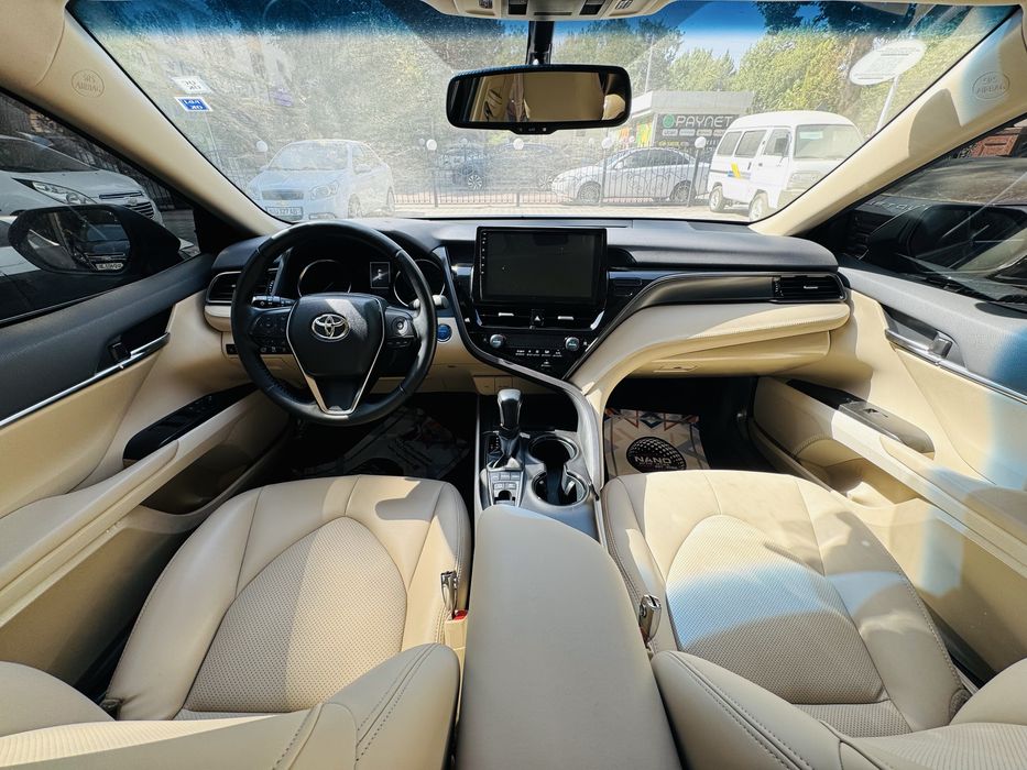 Tayota camry gibrid 2023