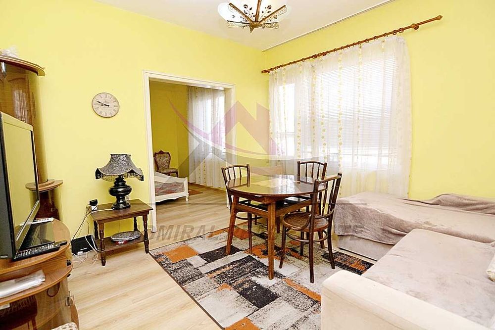 Страхотен Имот! Топ Локация! Тристаен- Център