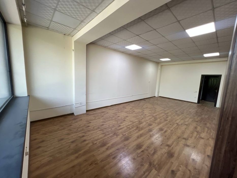 Аренда под офис 39м2, 1 линия, ул.Шота Руставели недалеко мост Узгариш