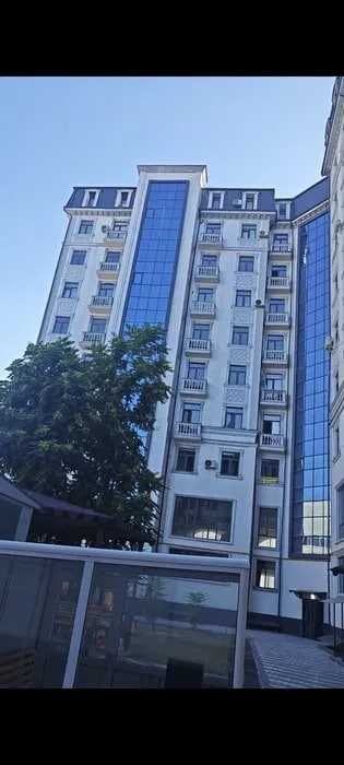 Продаётся 3-комнатная квартира в кирпичном доме, в самом центре города