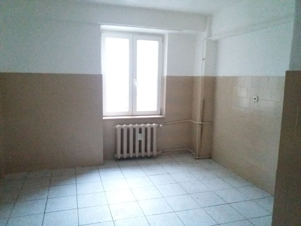 Vanzare apartament cu 4 cam Piata I. Creanga pret 99000 euro