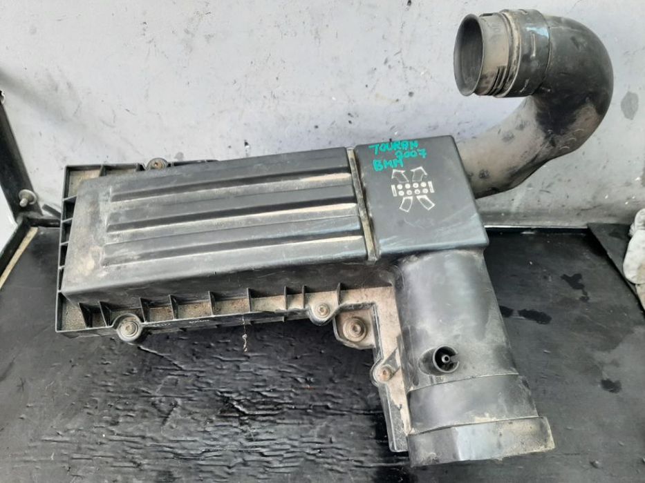 carcasa filtru aer 2.0 tdi bmm audi a3 8p  vw passat b6 touran 1t2  golf 5 jetta  3c0129607ap