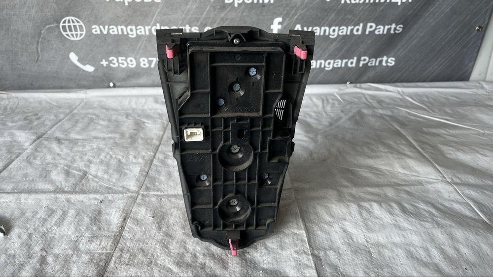 2 броя панел за климатик Toyota Yaris 2005-2013