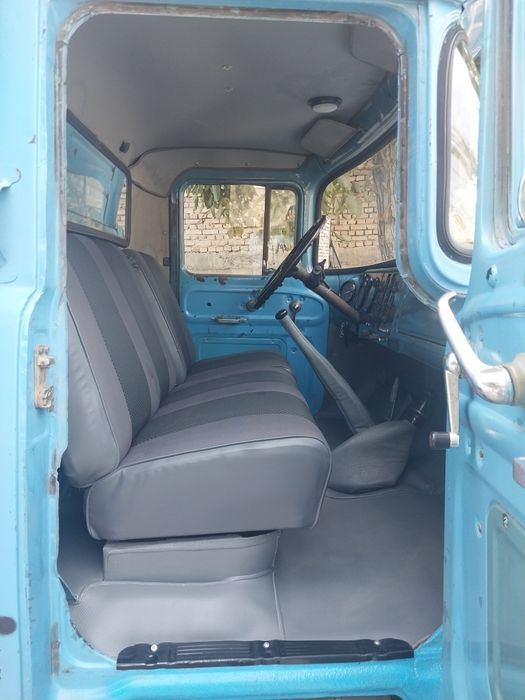 Zil 4502 sotiladi