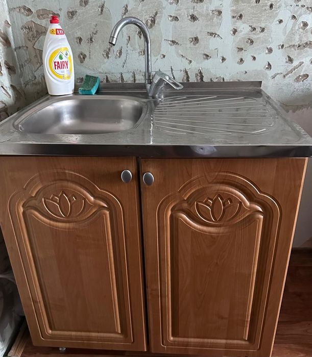 Продам шкаф с мойкой и смесителем
