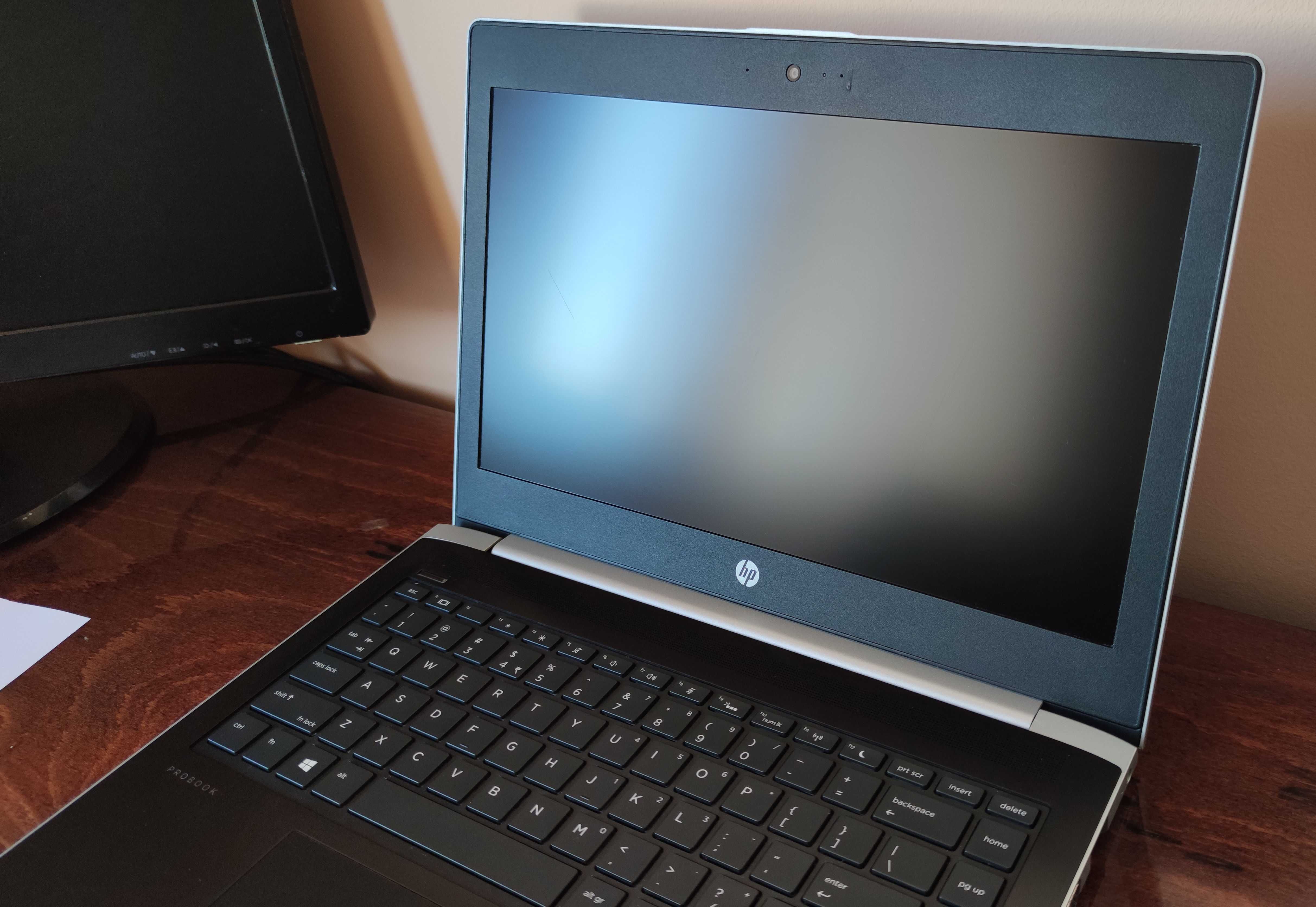 Laptop HP G5 430 i5, 13.3" Full HD, 8 GB RAM, 256 GB SSD, iluminata