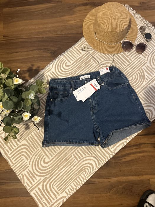 Къси панталони и поли 34-36 BERSHKA, ZARA