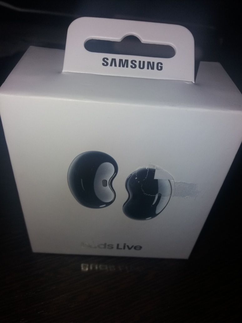 Продам наушник Samsung Galaxy Buds Live