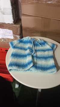 Ръчно плетена жилетка за дете
