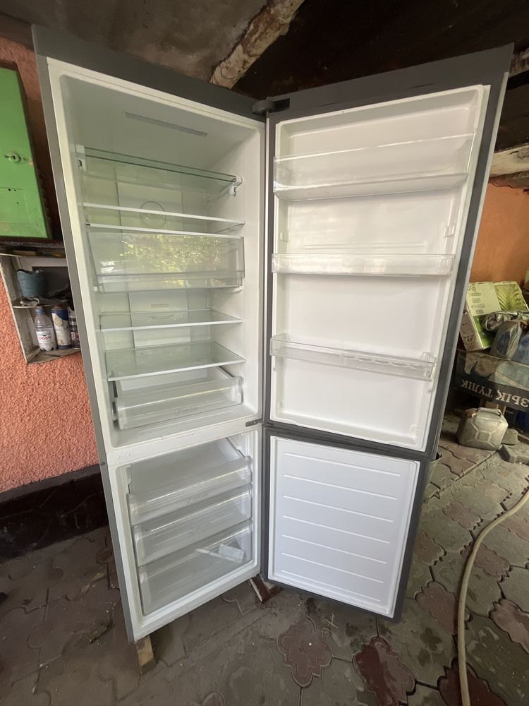 Продам холодильник в хорошем состоянии, использовали 6 месяцев