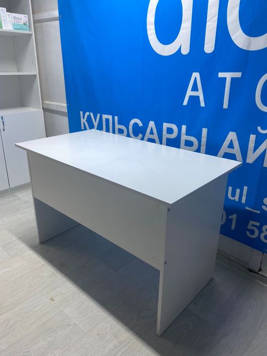 Продается б/у Шкаф и стол