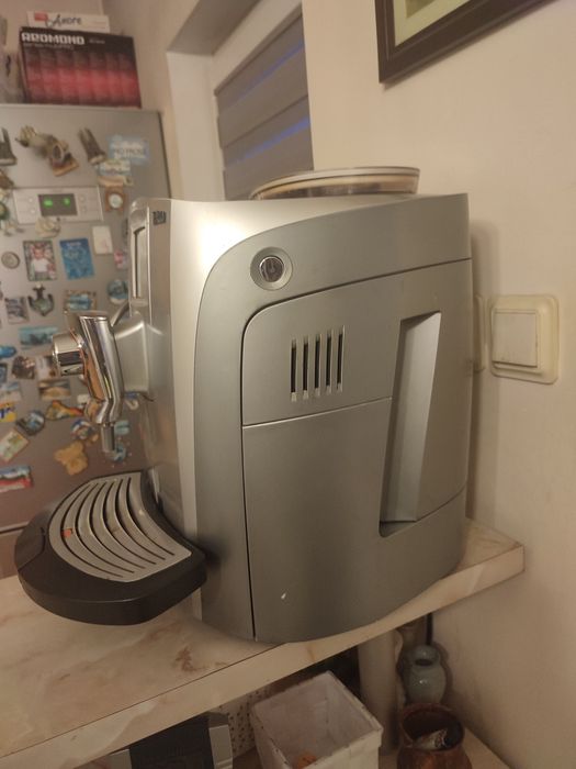 Кафе машина Делонги капучино -ECAM 23460s