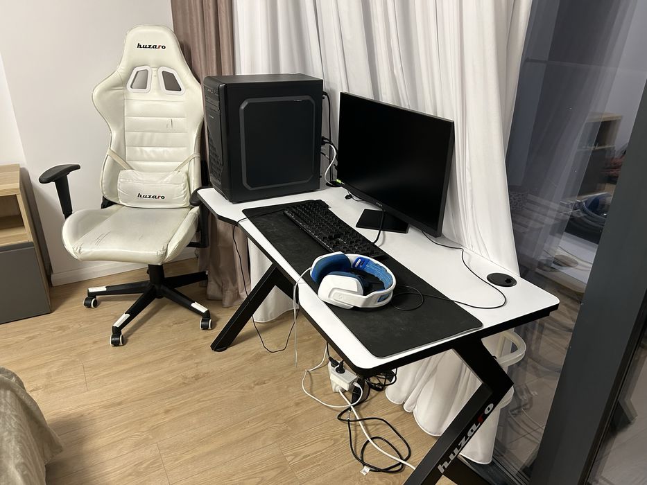 Vand Birou,PC,Monitor si perferice(tot ce se vede)