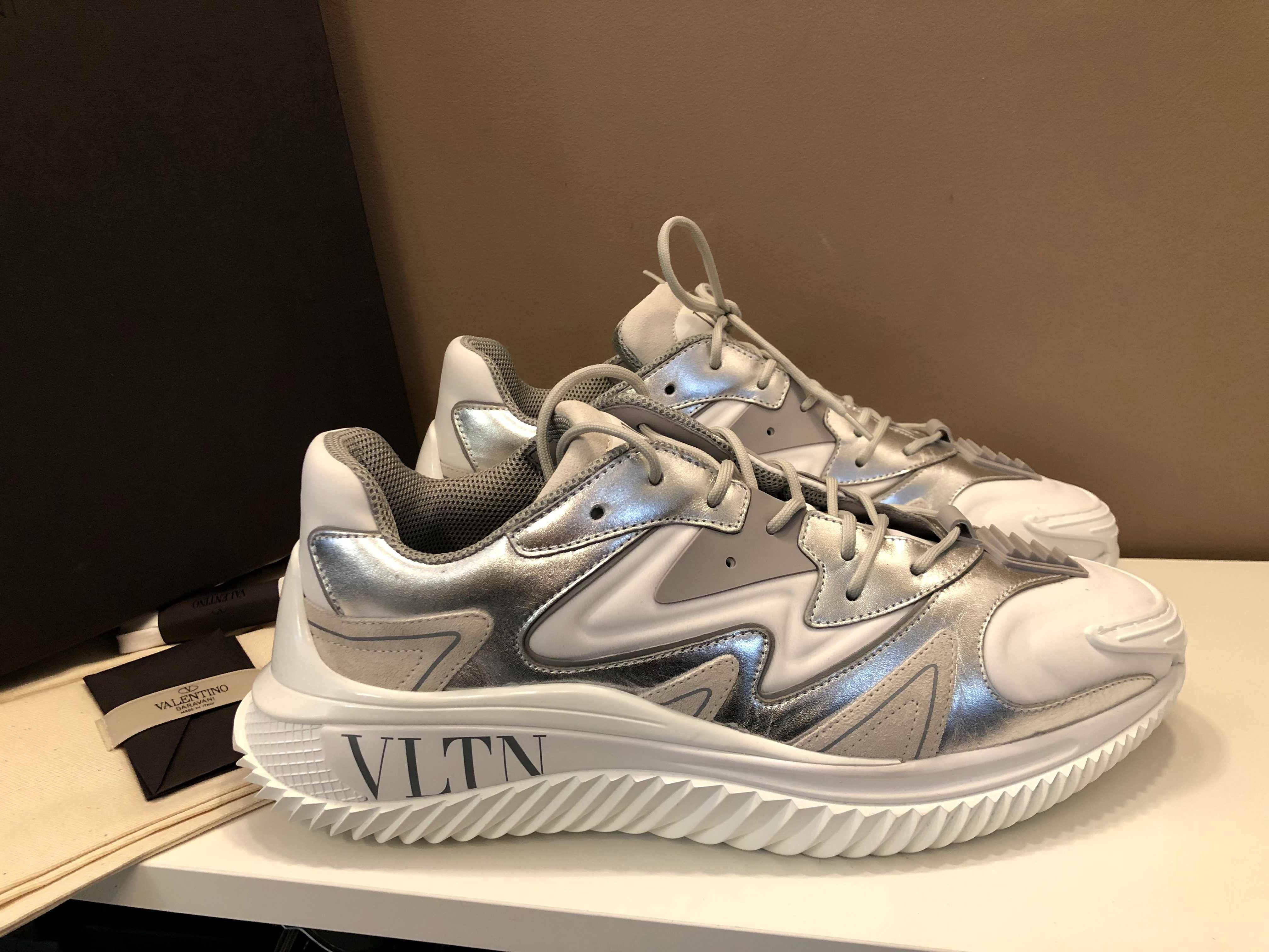 Valentino sneakers 43,5 autentici, full box, retail 690 euro