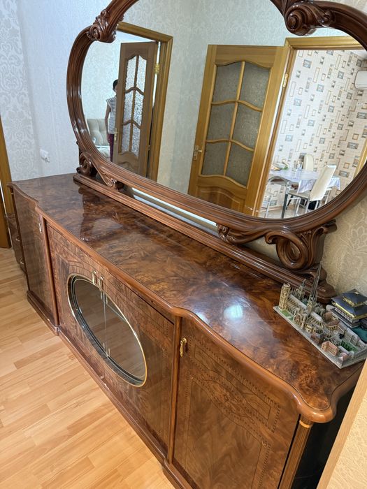 Продам шкаф с зеркалом