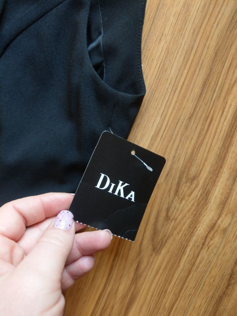 Nr S, (eticheta) rochie Dika