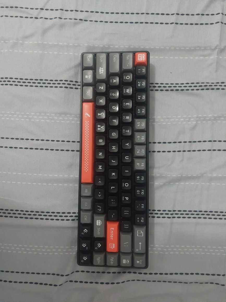 Vand tastatura scorpion ca nouă