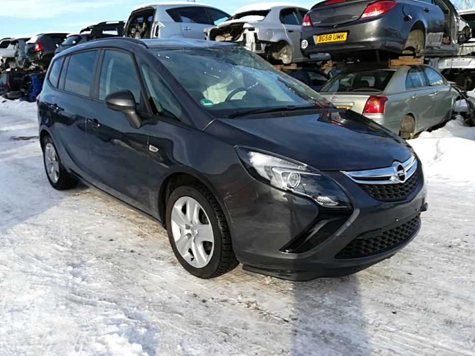 На части Opel Zafira 2.0CDTI 2012г. Опел Зафира