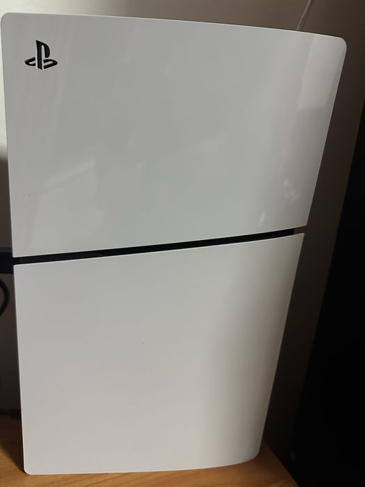 Vand play station 5 in stare perfecta de functionare