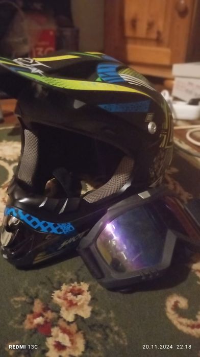 Vând casca bicicleta și cross + ochelari