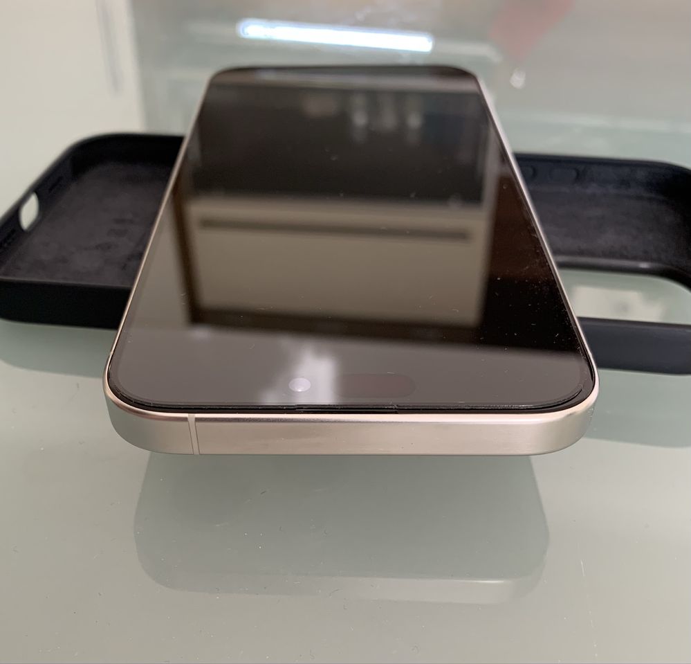 Продавам iPhone 15 pro max 512GB