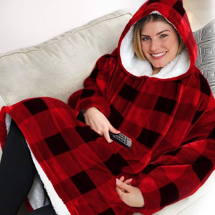 Плюшено Пухкаво Одеяло с Ръкави и Качулка Huggle Hoodie