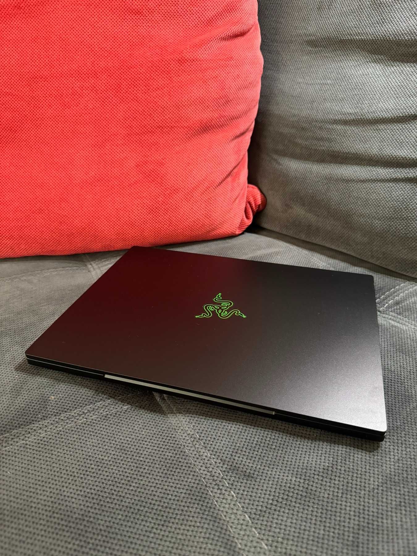 *** Като нов *** Лаптоп Razer Blade 14 Ryzen 9 7940HS RTX 4060 8GB