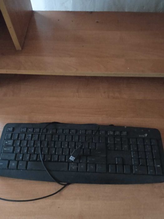 продам клавиатуру б/у