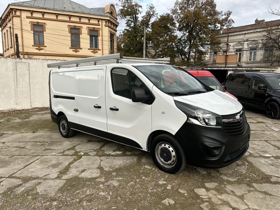 Vand Opel Vivaro lung 2015,euro 5,207000 km reali,6+1 trepte,import