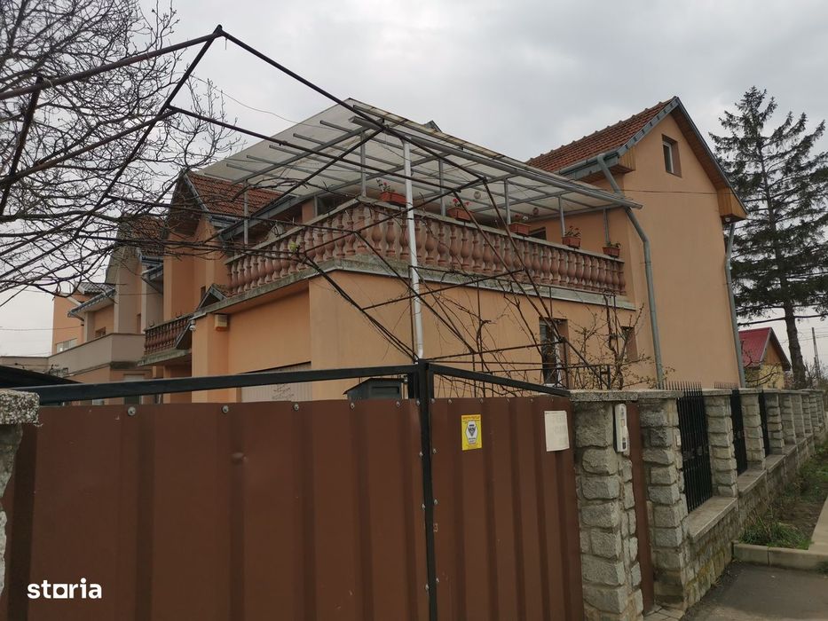 Casa cu etaj zona Manastirii Popauti