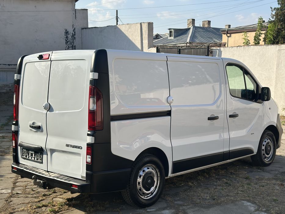 Vand Opel Vivaro 2017,ac functional,camera marsarier,pilot,senzori