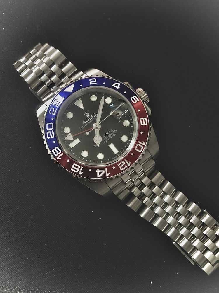 Rolex GMT MASTER II “Pepsi”