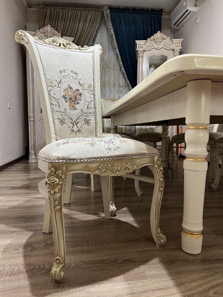 Mebel stol stul 10 kishilik holati yaxwi