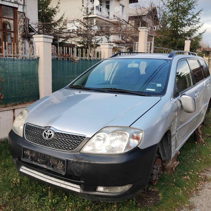 Продавам на части Тойота Корола